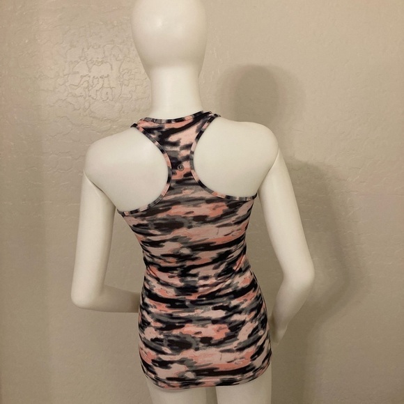 Lululemon Wamo Camo Pink Cool Racerback Tank Top Size 4 - Picture 7 of 10